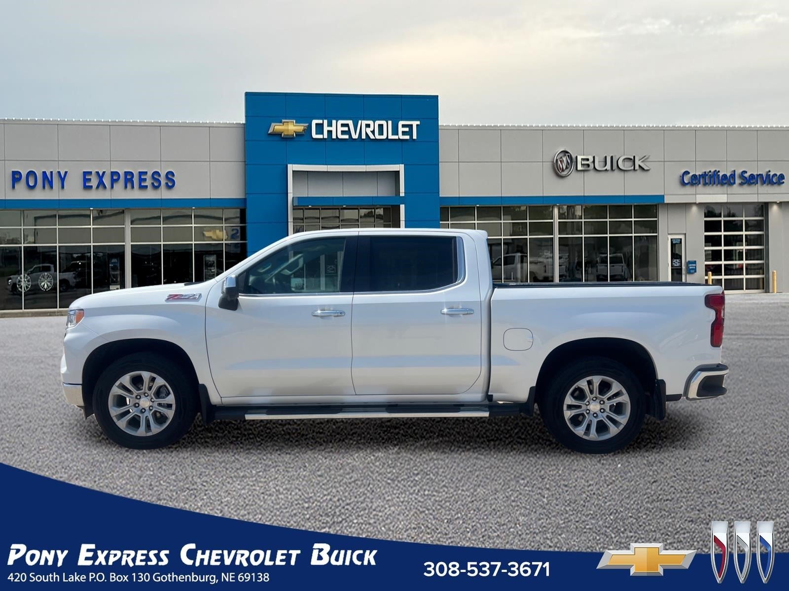 2022 Chevrolet Silverado 1500 LTZ in Iridescent Pearl Tricoat — front three-quarter view