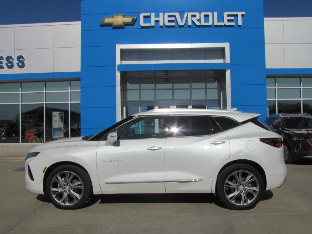 2021 Chevrolet Blazer Premier in Iridescent Pearl Tricoat — front three-quarter view